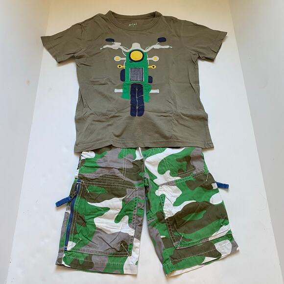 Mini Boden Motorcycle Appliqué Green Camo Shorts Outfit